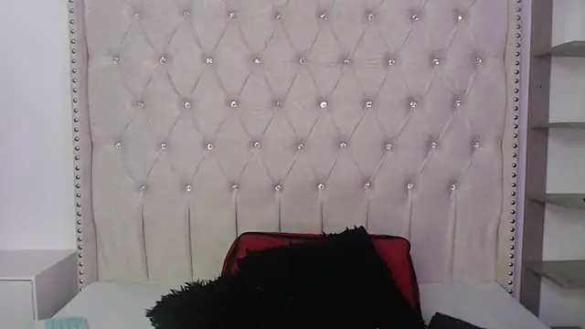 Abril Squirt online show from 11-06-25, 08:24