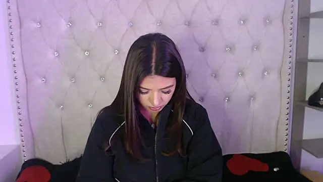 Abril Squirt online show from 10-13-25, 03:24