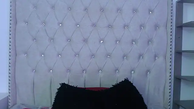 Abril Squirt online show from 11-18-25, 08:12