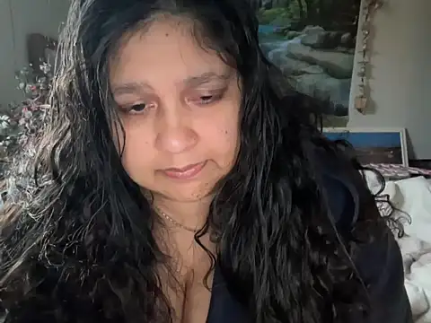 MelanieFawker online show from 10-16-25, 02:36