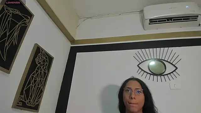 Snapshot of EmilyGomezLS chatting on 06-03-26, 11:33 EmilyGomezLS online show from 06-03-26, 11:33