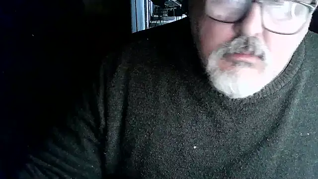 Snapshot of cashot58 chatting on 06-11-26, 10:45 cashot58 online show from 06-11-26, 10:45