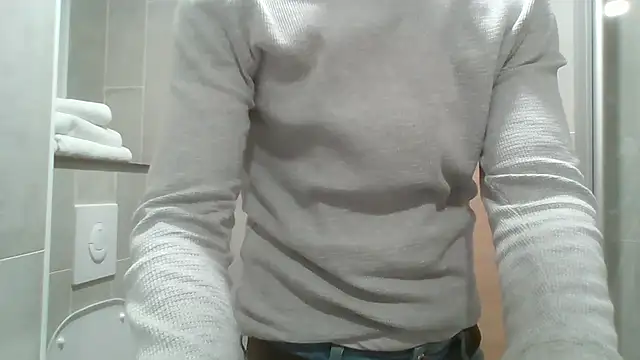 Snapshot of maxmueller321 chatting on 01-08-26, 02:01 maxmueller321 online show from 01-08-26, 02:01