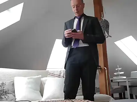 Snapshot of maxmueller321 chatting on 02-12-26, 12:38 maxmueller321 online show from 02-12-26, 12:38