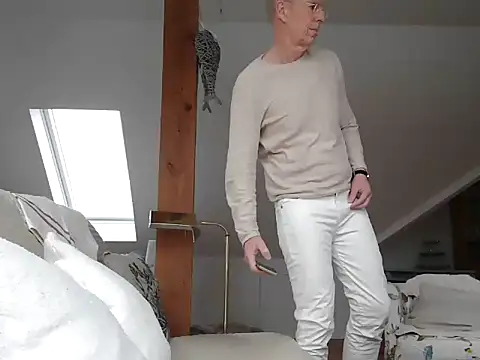 Snapshot of maxmueller321 chatting on 02-04-26, 09:15 maxmueller321 online show from 02-04-26, 09:15