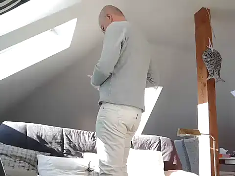 Snapshot of maxmueller321 chatting on 03-04-26, 09:28 maxmueller321 online show from 03-04-26, 09:28