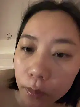 Snapshot of Eliza-E chatting on 02-24-26, 03:07 Eliza-E online show from 02-24-26, 03:07