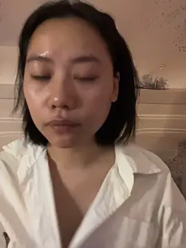 Snapshot of Eliza-E chatting on 02-01-26, 10:41 Eliza-E online show from 02-01-26, 10:41