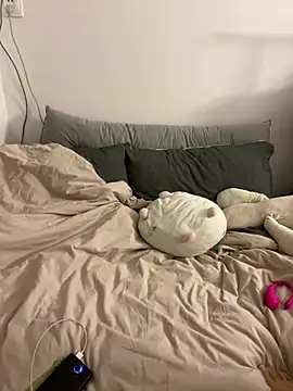 Snapshot of Eliza-E chatting on 01-15-25, 02:35 Eliza-E online show from 01-15-25, 02:35