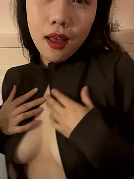 Snapshot of Eliza-E chatting on 01-12-26, 04:41 Eliza-E online show from 01-12-26, 04:41