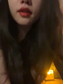 Snapshot of Eliza-E chatting on 12-18-25, 01:26 Eliza-E online show from 12-18-25, 01:26