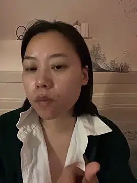 Snapshot of Eliza-E chatting on 02-05-26, 12:50 Eliza-E online show from 02-05-26, 12:50