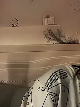 Snapshot of Eliza-E chatting on 02-06-26, 11:34 Eliza-E online show from 02-06-26, 11:34