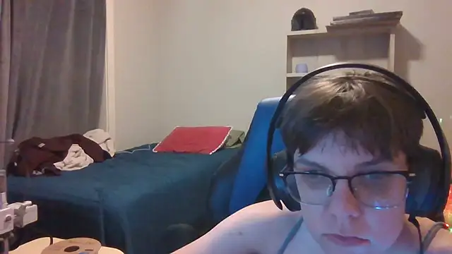 KaliSnow199623 online show from 11-04-25, 04:16