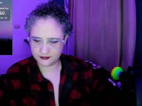 Snapshot of lolalicious_758 chatting on 10-26-25, 11:16 lolalicious 758 online show from 10-26-25, 11:16
