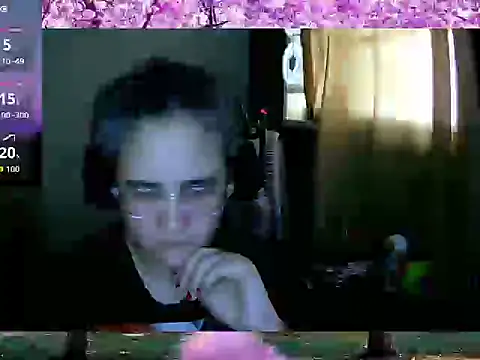 Snapshot of lolalicious_758 chatting on 09-18-25, 01:47 lolalicious 758 online show from 09-18-25, 01:47