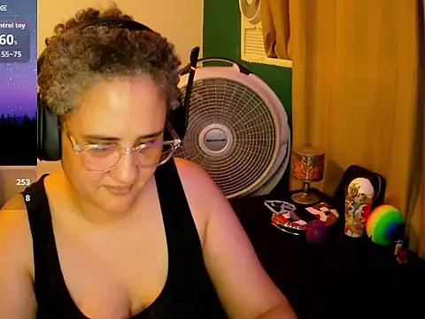 Snapshot of lolalicious_758 chatting on 09-19-25, 11:42 lolalicious 758 online show from 09-19-25, 11:42