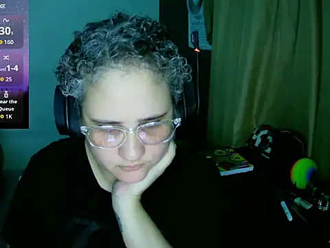 Snapshot of lolalicious_758 chatting on 10-11-25, 02:01 lolalicious 758 online show from 10-11-25, 02:01
