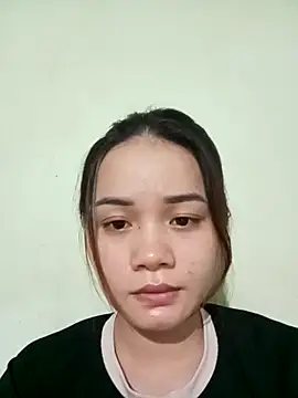 Ngoc-Trinh online show from 11-23-25, 04:28