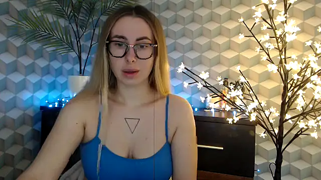  Leslyy Solo 1 online show from 10-18-25, 06:21