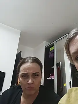 hugebobbs online show from 11-07-25, 02:21