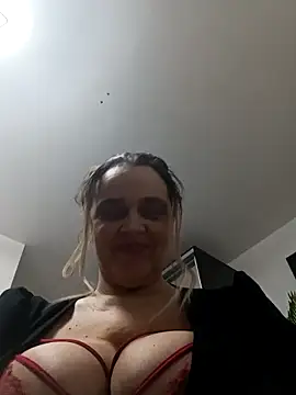 hugebobbs online show from 02-11-26, 07:41