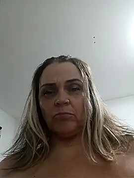 hugebobbs online show from 12-23-25, 07:51