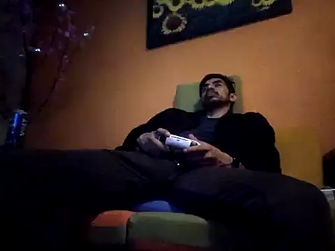 Angel Coronel online show from 12-26-24, 05:26