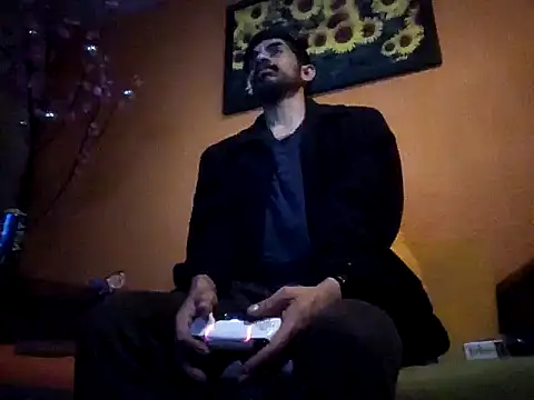 Angel Coronel online show from 12-26-24, 08:28