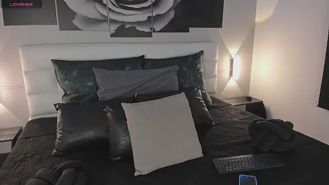 sofi bakerr online show from 11-06-25, 11:36