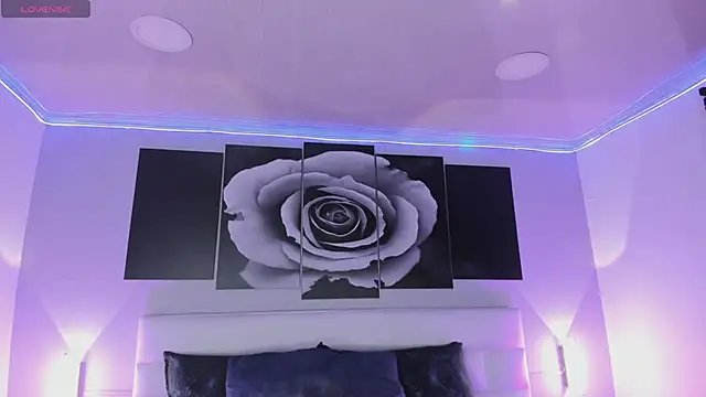 sofi bakerr online show from 11-25-25, 11:43