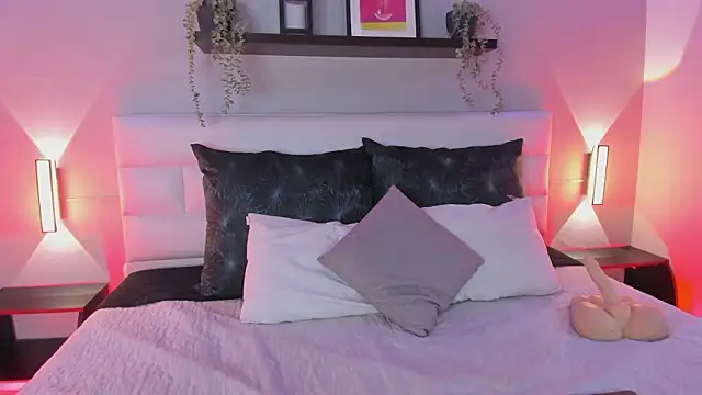 sofi bakerr online show from 03-12-26, 07:07