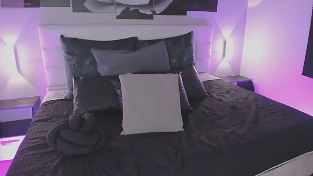 sofi bakerr online show from 10-24-25, 11:42