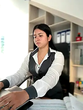 VAL PRINCESS online show from 09-28-25, 10:17