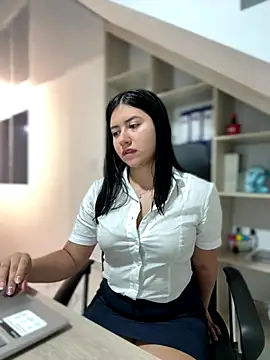 VAL PRINCESS online show from 09-21-25, 12:05