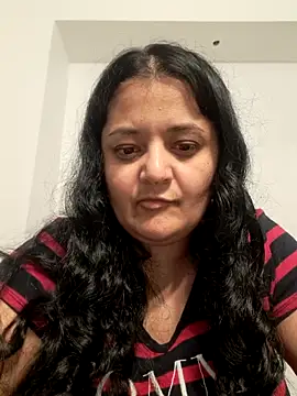 sarahhh1987 online show from 01-05-26, 06:11