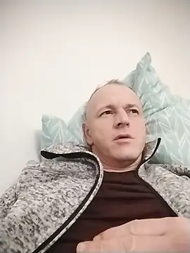 Snapshot of Singlepennis chatting on 03-20-25, 07:14 Singlepennis online show from 03-20-25, 07:14