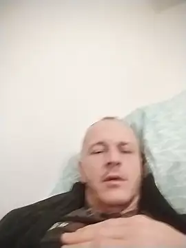 Snapshot of Singlepennis chatting on 03-19-25, 07:38 Singlepennis online show from 03-19-25, 07:38