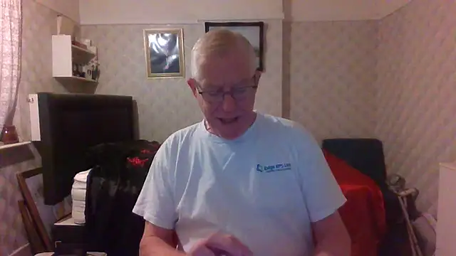 Snapshot of shaun63m chatting on 06-20-26, 12:37 shaun63m online show from 06-20-26, 12:37