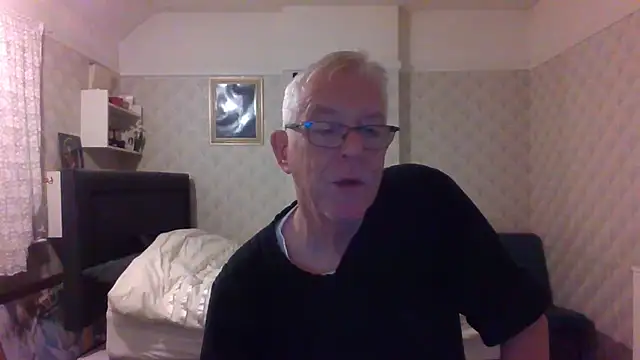 Snapshot of shaun63m chatting on 10-29-25, 01:26 shaun63m online show from 10-29-25, 01:26