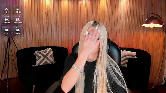 HannaConnor  online show from 04-11-26, 08:34