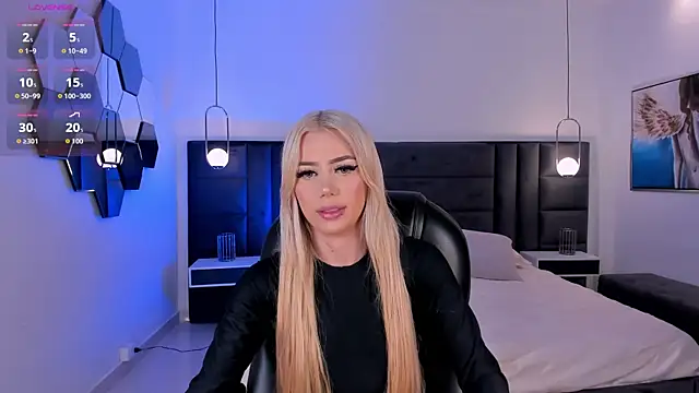 HannaConnor  online show from 05-04-26, 08:33