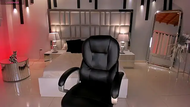 HannaConnor  online show from 04-05-26, 11:33