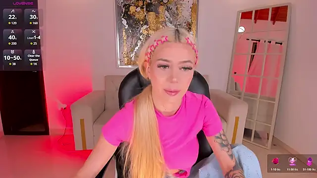 HannaConnor  online show from 05-18-26, 12:11