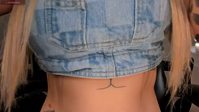 HannaConnor  online show from 11-03-25, 08:56