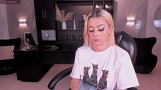 HannaConnor  online show from 02-27-26, 08:52