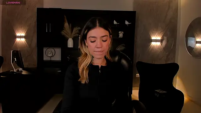 ViolettHansson online show from 03-29-26, 05:25