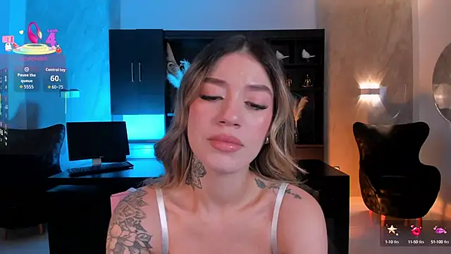 Snapshot of ViolettHansson chatting on 10-01-25, 06:34 ViolettHansson online show from 10-01-25, 06:34