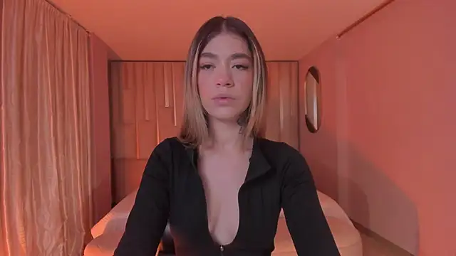 ViolettHansson online show from 04-01-26, 08:48