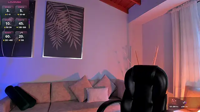 Snapshot of ViolettHansson chatting on 12-16-25, 07:51 ViolettHansson online show from 12-16-25, 07:51